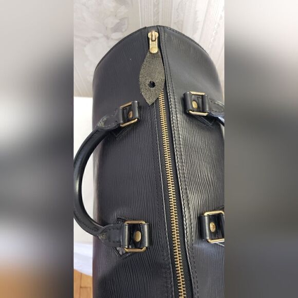 Louis Vuitton Epi Speedy 35 Black With Dust Bag - Picture 9 of 11